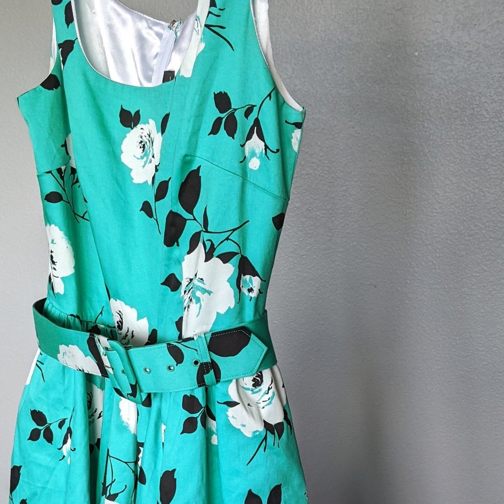 NWOT Laura Byrnes California Lana Dress w/ Matching Belt in Turquoise Floral